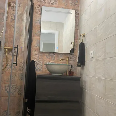 Anders Apartment *
